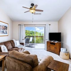 2BR Lake View Getaway Close to SDC