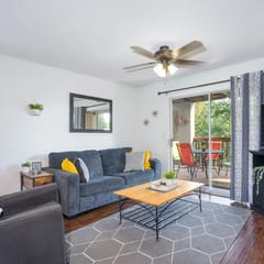 2BR Lake Retreat at Pebble Beach + Deck