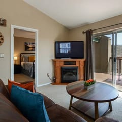 4BR Sister Condos | Sleeps 12 | Lake View