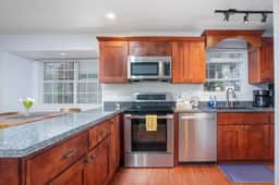 2BR Lake Escape Near SDC & TR Lake - Image 5