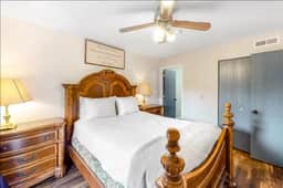 Cozy 2BR | No Stairs | Big Deck | Pet Friendly - Image 2