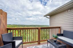Spacious 3BR w/ Mountain Views - Image 4
