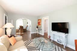 Golf Course Cottage - Image 3