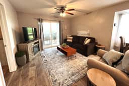 4BR | 2 Condos | 2 Decks | 2 Kitchens - Image 5