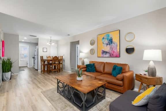 Winter Special | 3BR, No Stairs, Deck, Sleeps 11 - Image 1