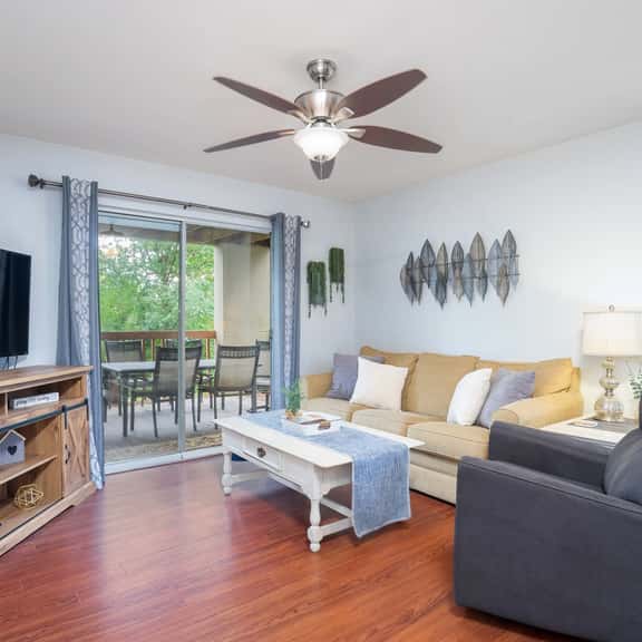 2BR Lake Escape Near SDC & TR Lake - Image 1