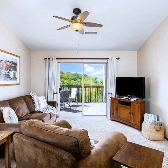 2BR Lake View Getaway Close to SDC - Image 1