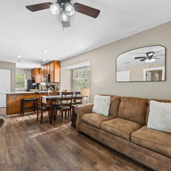 New Listing | 2BR Lake Escape by SDC & TR Lake - Image 1