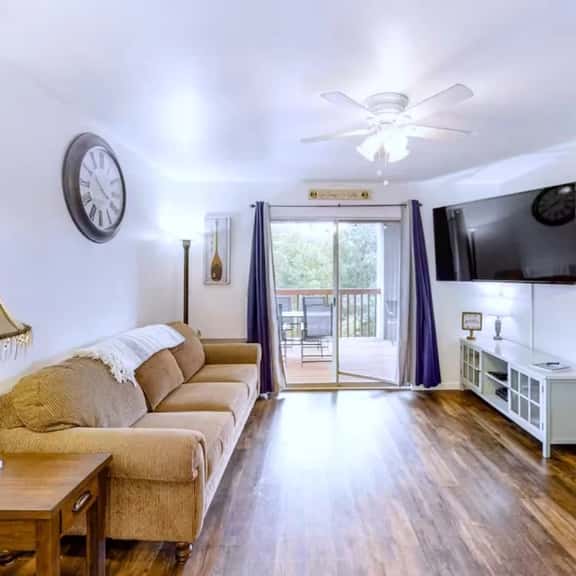 Cozy 2BR | No Stairs | Big Deck | Pet Friendly - Image 1