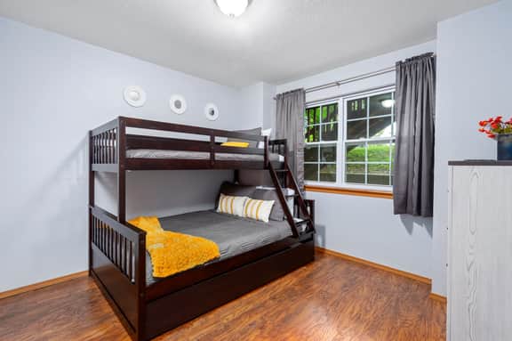 2BR Lake Escape Near SDC & TR Lake - Image 4