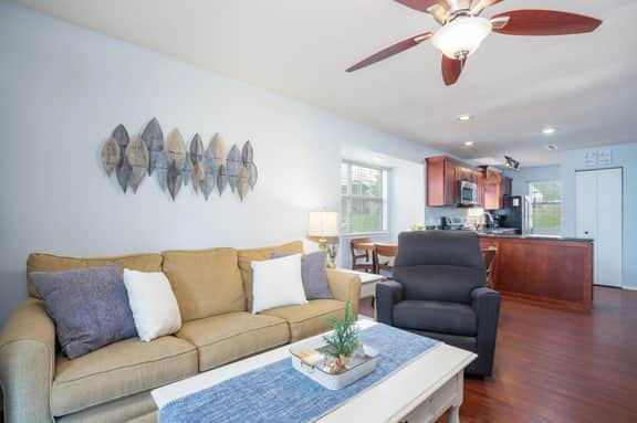 2BR Lake Escape Near SDC & TR Lake - Image 4
