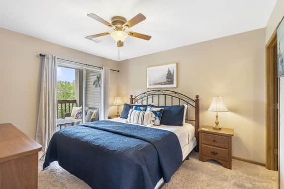 2BR Lake View Getaway Close to SDC - Image 3