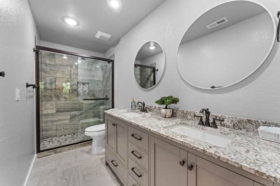 New Listing | 2BR Lake Escape by SDC & TR Lake - Image 3