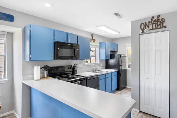 2BR Lake Escape by SDC & TR Lake - Image 5