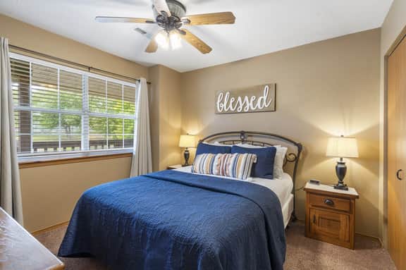 Gorgeous 2BR Lake View Near SDC - Image 5