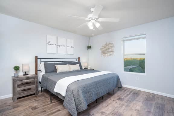 3BR Ozark Views | Sleeps 11 - Image 2