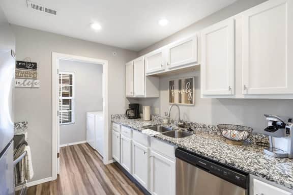 Winter Special | Gorgeous 3BR, No Stairs, Sleeps 11 - Image 5