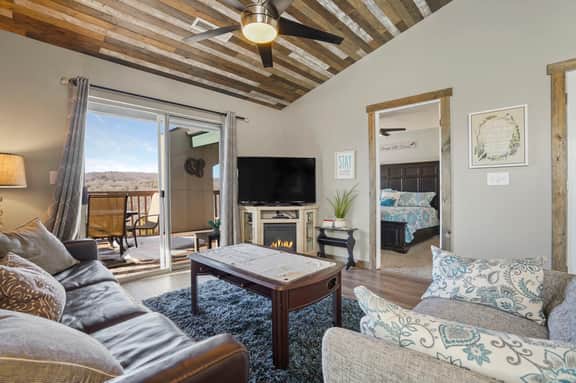 2BR Lake Escape Near SDC & TR Lake - Image 3