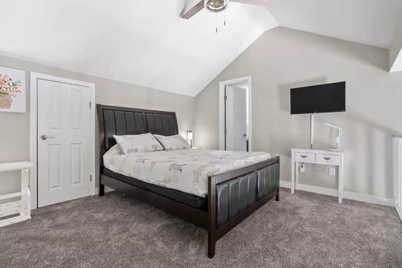 2BR Lakeview Condo | Private Deck | Near Marina - Image 4