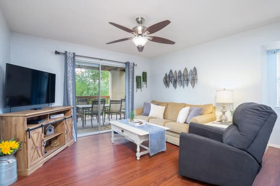 2BR Lake Escape Near SDC & TR Lake - Image 1