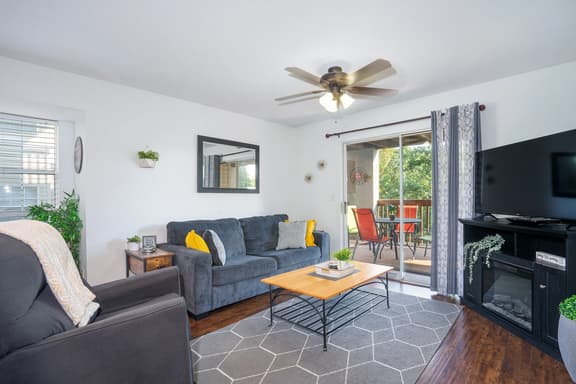 2BR Lake Retreat at Pebble Beach + Deck - Image 1