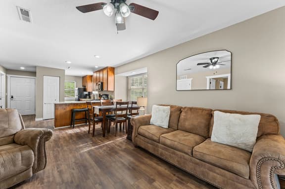 New Listing | 2BR Lake Escape by SDC & TR Lake - Image 1