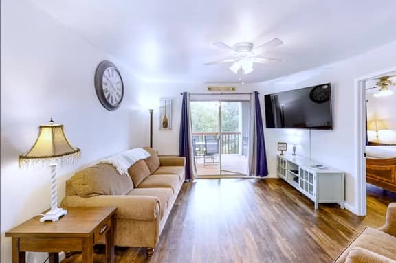 Cozy 2BR | No Stairs | Big Deck | Pet Friendly - Image 1